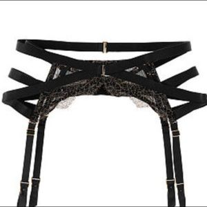 Victoria’s Secret Chantilly Lace Garter Belt